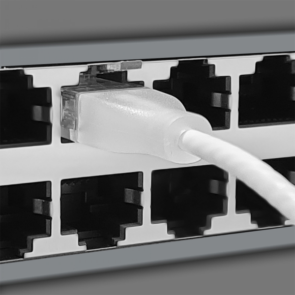 wantecWire eGlow, extra slim UTP Patch Cord CAT6a with Translucent Boot, OD=2,8mm, white, Length: 10,00 m