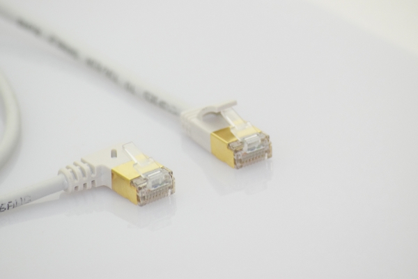 wantecWire slim SSTP, CAT7 Kabel, Stecker CAT6a, d=4mm, gewinkelt 90° nach rechts, grau, Länge: 7,00 m